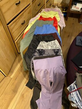Ladder of leggings aerie in Lavender, Black, Blue, Green, Red, Yellow, Brown 12